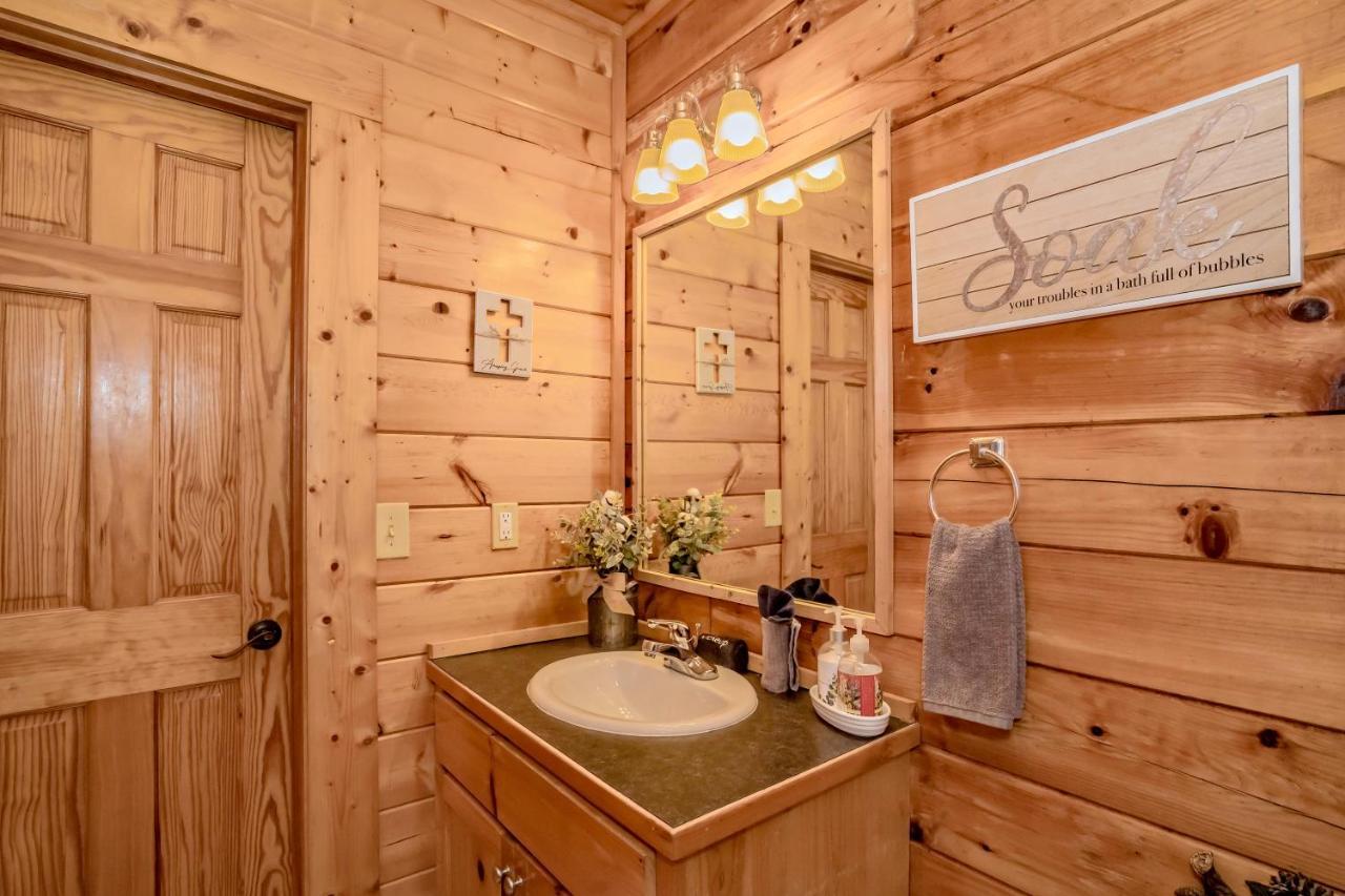 *Family Friendly Cabin Near Dollywood! Pigeon Forge Exterior photo